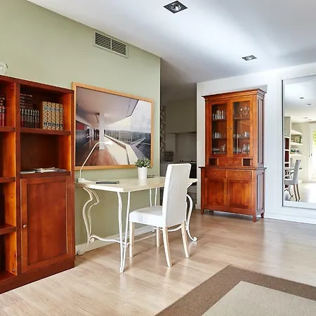 Tíbula Teatro Parking