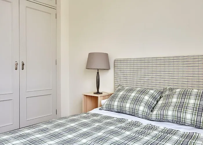 Tíbula Teatro Parking